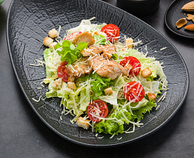 Салат Цезарь с копченой курицей